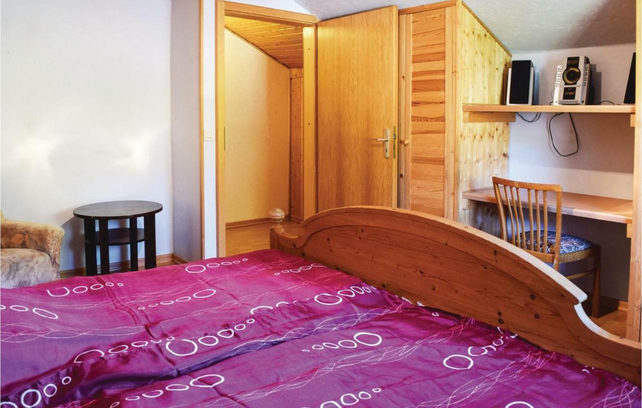 Cozy Home In Sellerich With Kitchen Dış mekan fotoğraf